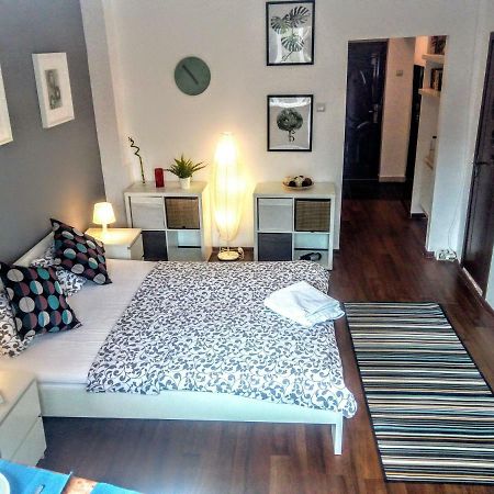 Central Bright Modern Studio Bukarest Kültér fotó