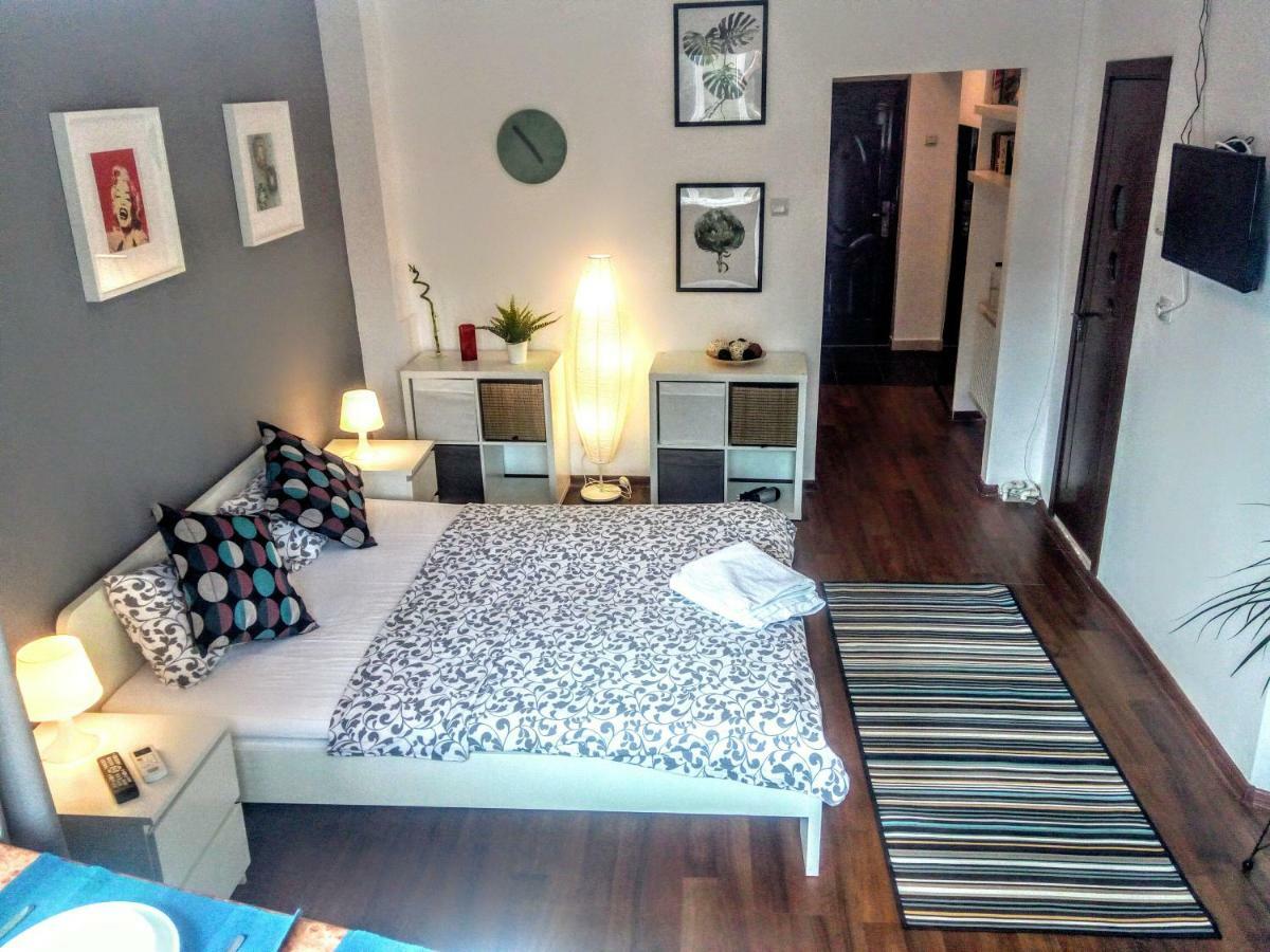 Central Bright Modern Studio Bukarest Kültér fotó