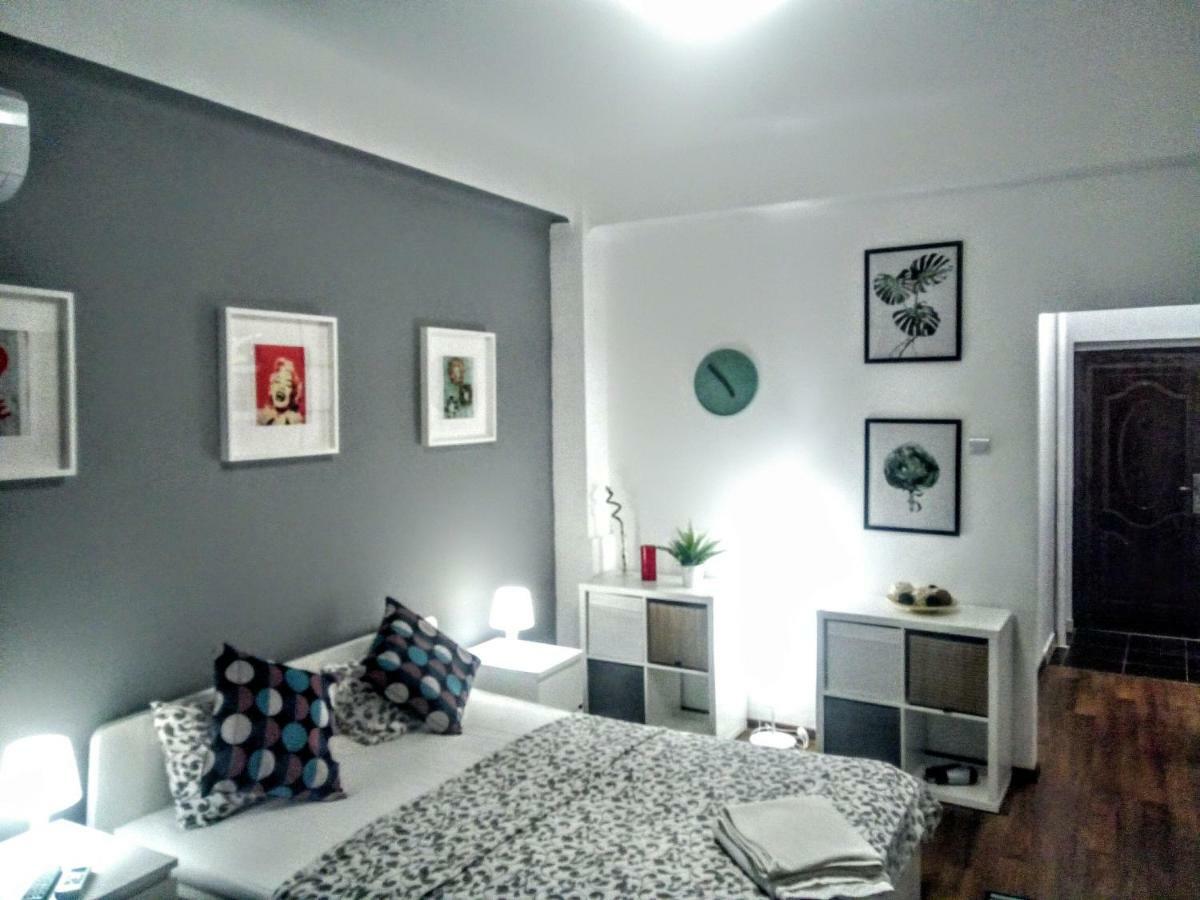 Central Bright Modern Studio Bukarest Kültér fotó